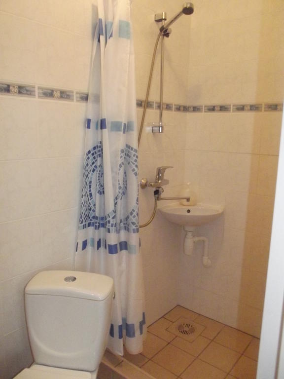 Kure Guesthouse Rahinge Kamer foto